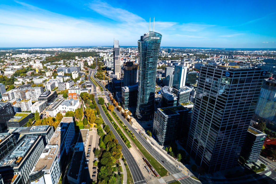 Niezwykła panorama Warszawy ze szczytu Skylinera!