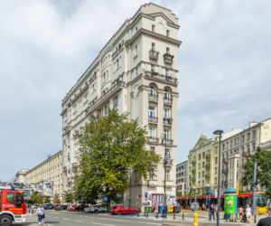 Warszawskie Żelazko, czyli luksus na wynajem