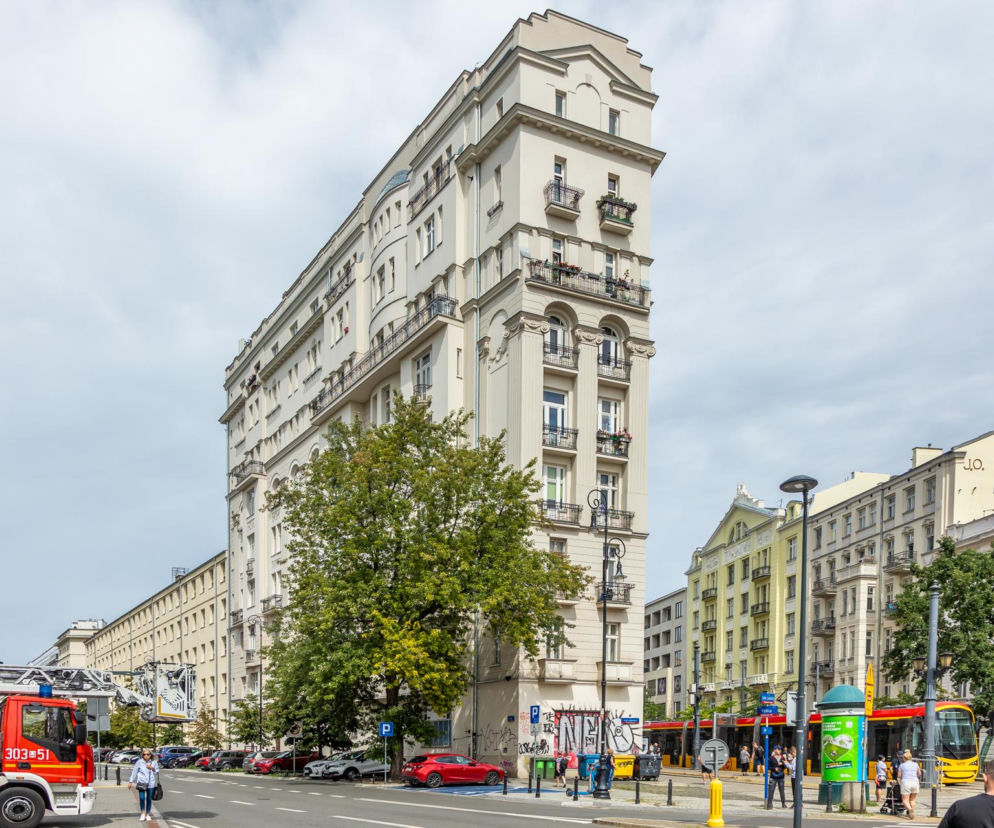 Żelazko, czyli kamienica Kacperskich w Warszawie