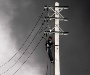 Czarny deszcz spadł w Iranie! Słońce zniknęło