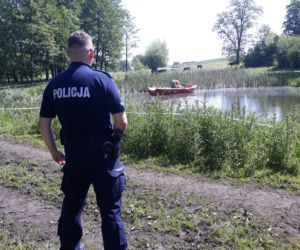 Trwają poszukiwania Reginy Adryańczyk. Policjantów z Radziejowa wspierają strażacy