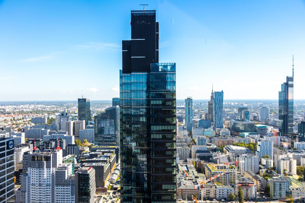 Niezwykła panorama Warszawy ze szczytu Skylinera!