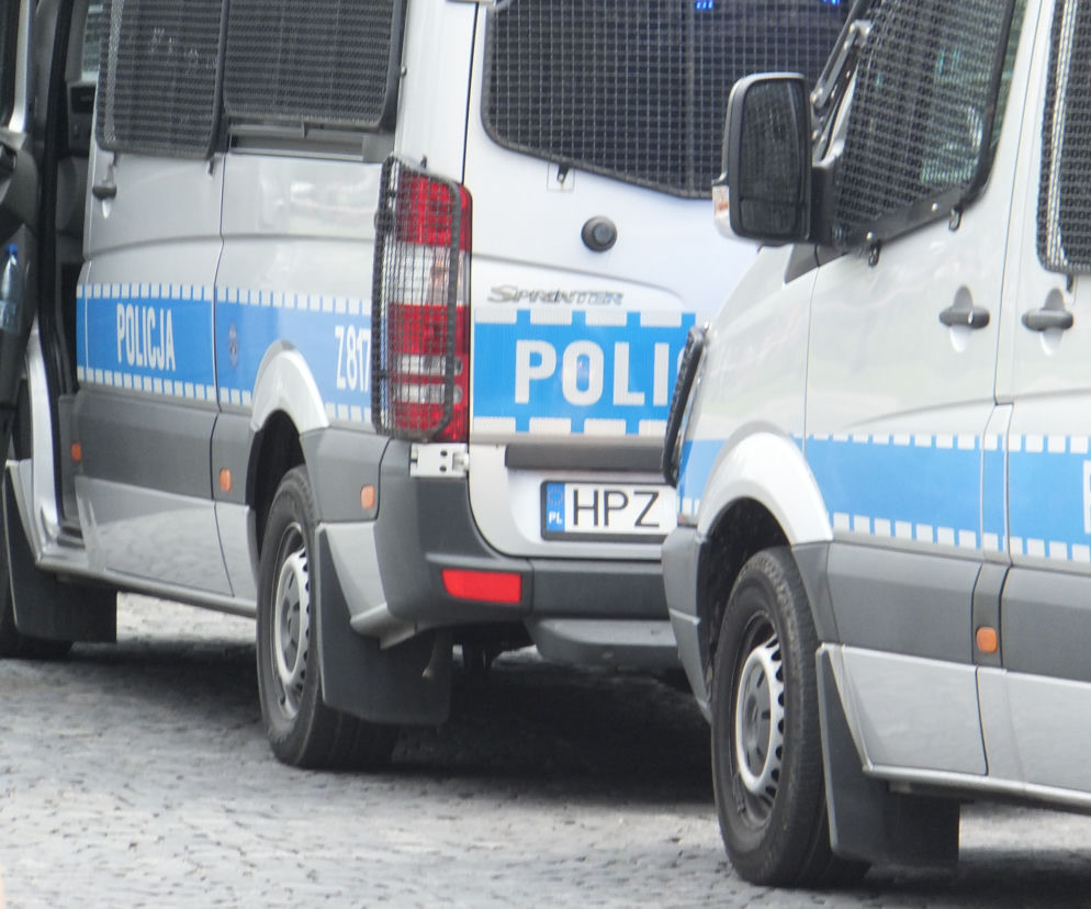 Gdańsk: Bójka w autobusie. Pasażer dostał butelką w głowę. Kierowca blokował drzwi