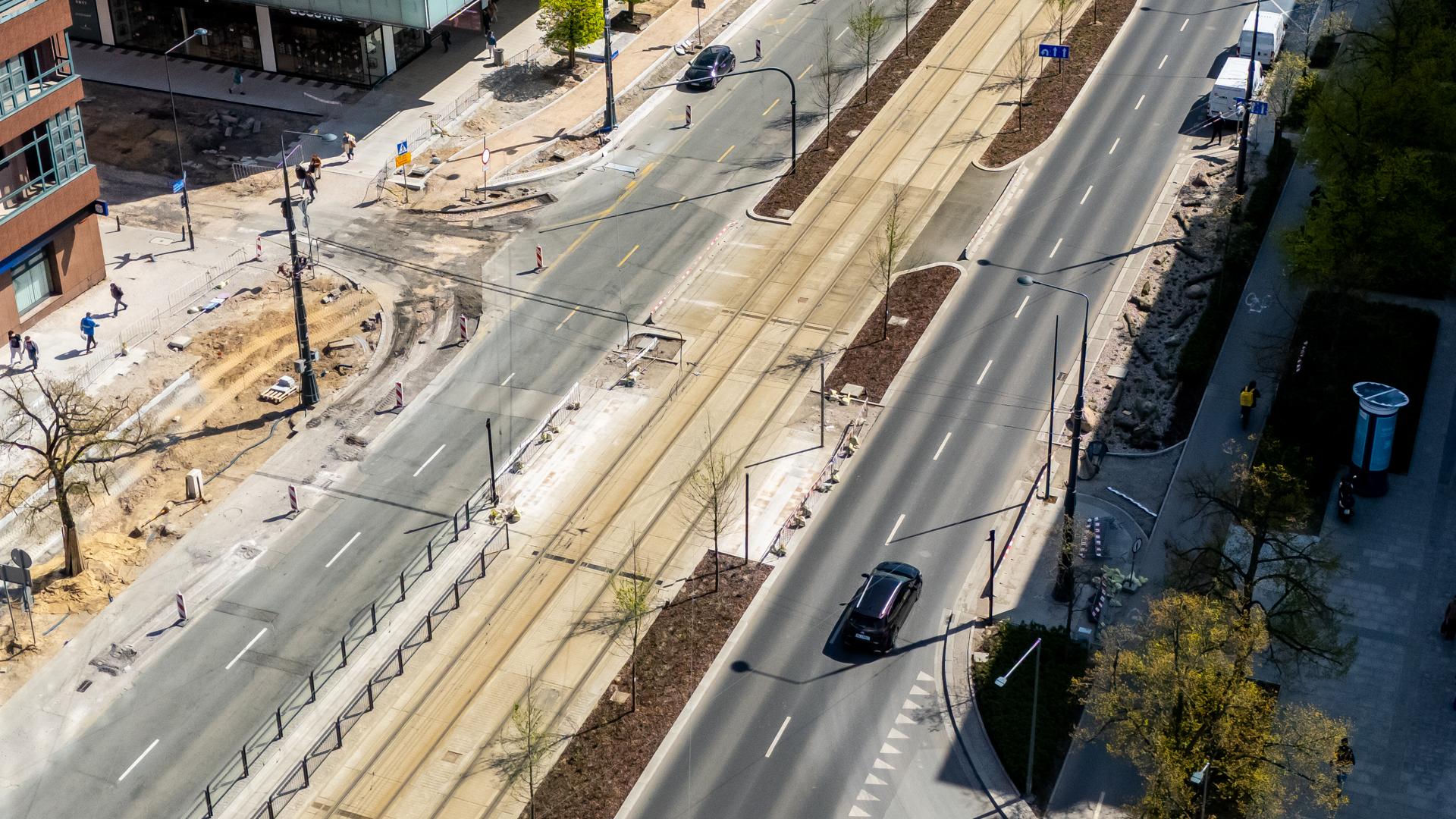 Budowa przejścia dla pieszych przez ul. Marszałkowską w Warszawie na wysokości ul. Sienkiewicza