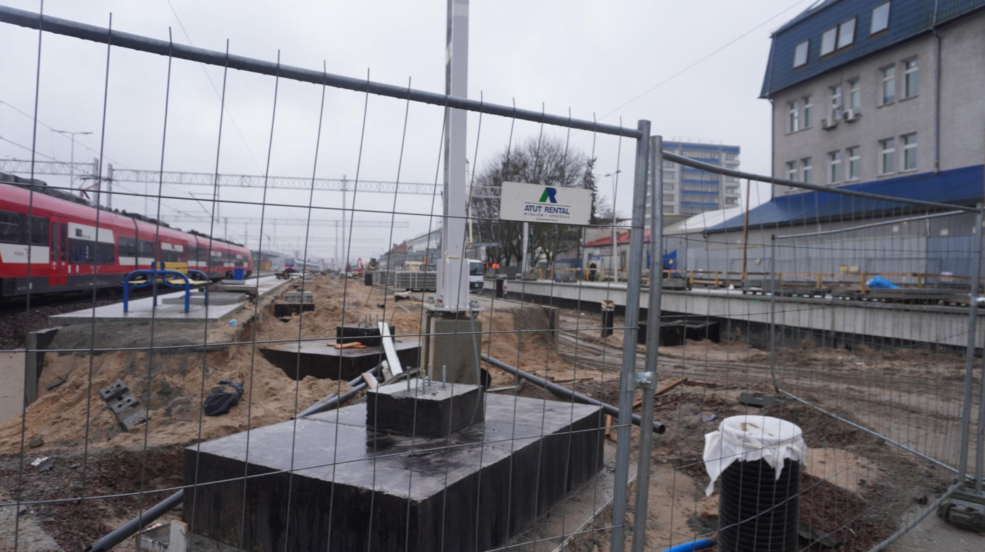 Postępują prace nad konstrukcją budynku Dworca Głównego w Olsztynie. Perony niemal na ukończeniu [ZDJĘCIA]
