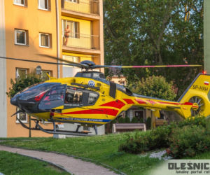 Dziecko wpadło pod samochód w Oleśnicy
