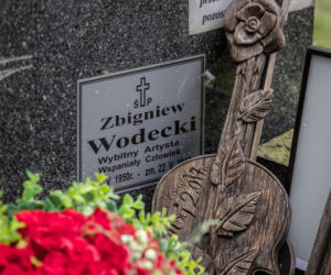 Tak wyglada grób Zbigniewa Wodeckiego
