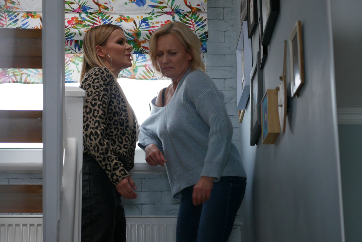 Pierwsza miłość. Aneta Pałkowska (Maria Pakulnis), Dominika Porcz (Aneta Zając)