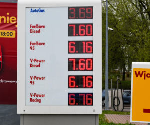 Polacy zadowoleni z obniżki cen paliw