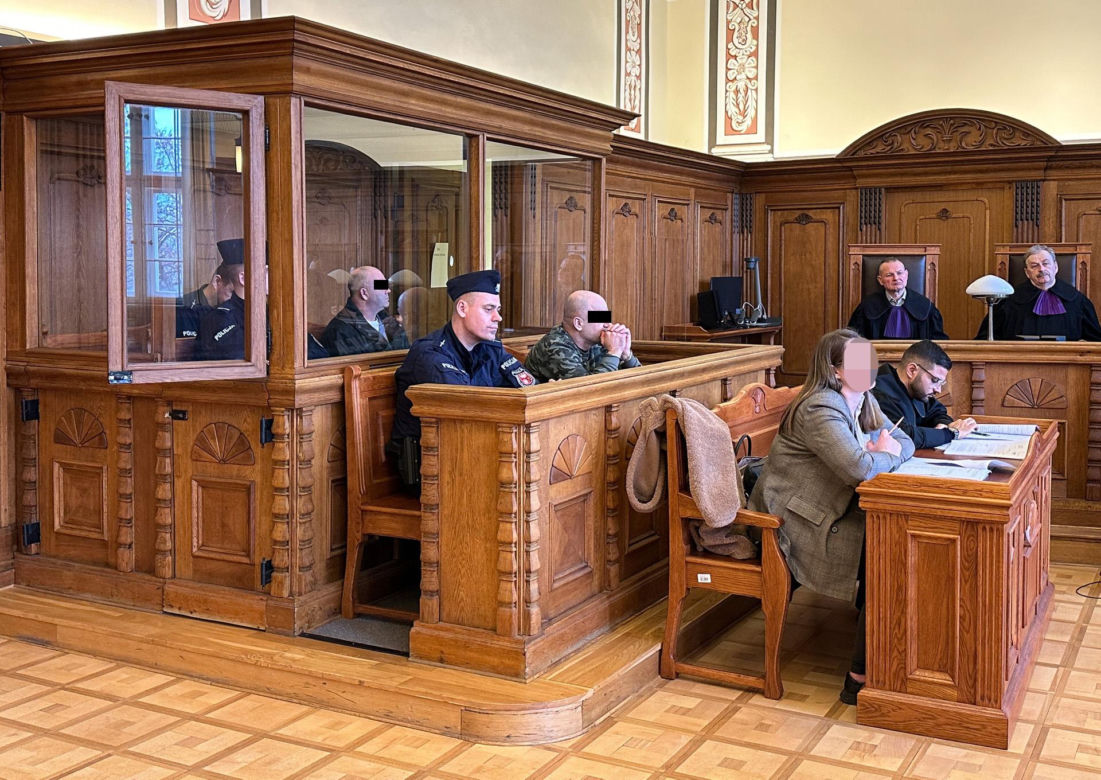 Zabił żonę i uciekł do matki. Przed sądem wykręcał się i kłamał