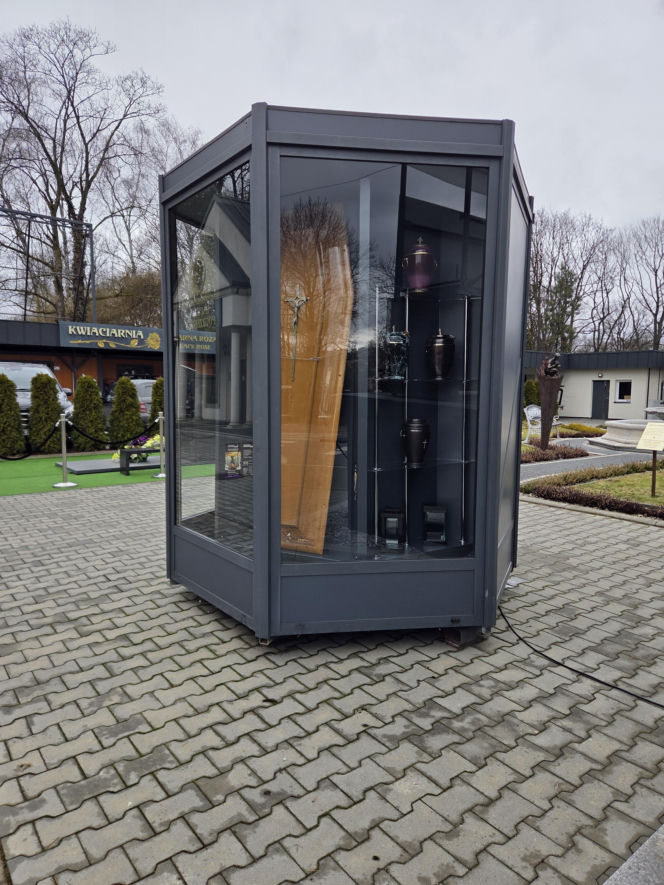 "Trumnomat" podbija Internet