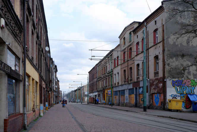 To jedno z najgęściej zaludnionych miast w Europie. Leży na Śląsku, nieopodal Chorzowa
