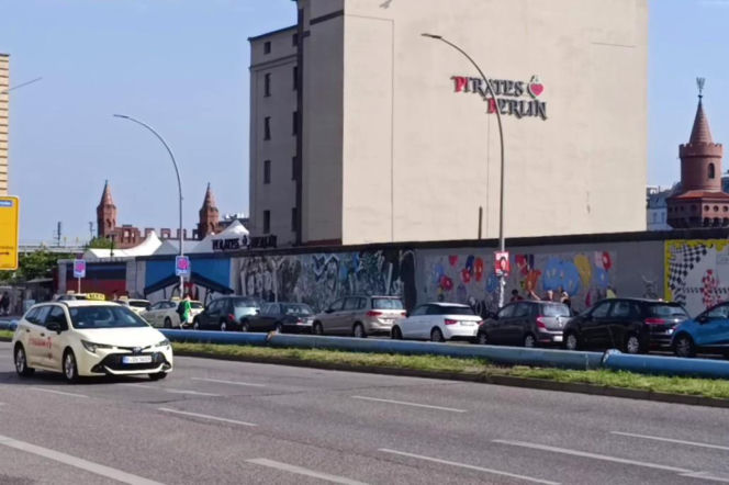 65 lat temu powstał Mur Berliński