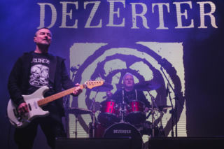 Dezerter powraca z nowym albumem! Oto szczegóły dotyczące Wolnego wybiegu