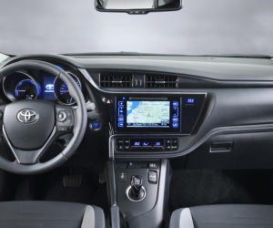2015 Toyota Auris facelifting