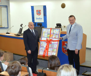 „Plastyczne Oscary” i mosty między pokoleniami. Wielki finał konkursów w ramach kampanii „Widzę – rozmawiam – reaguję” w Siedlcach