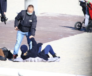 Marta Manowska opala się na plaży