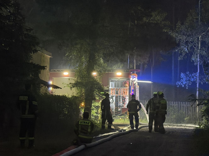 Strażacy walczą z potężnym pożarem na Mazowszu