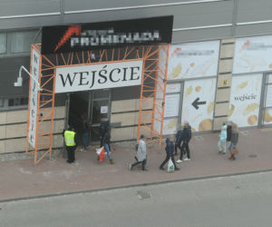  Zwłoki mężczyzny pod galerią handlową na Pradze-Południe
