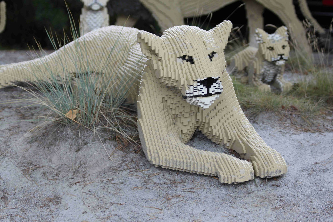 Lwica i lwiątko z klocków Lego