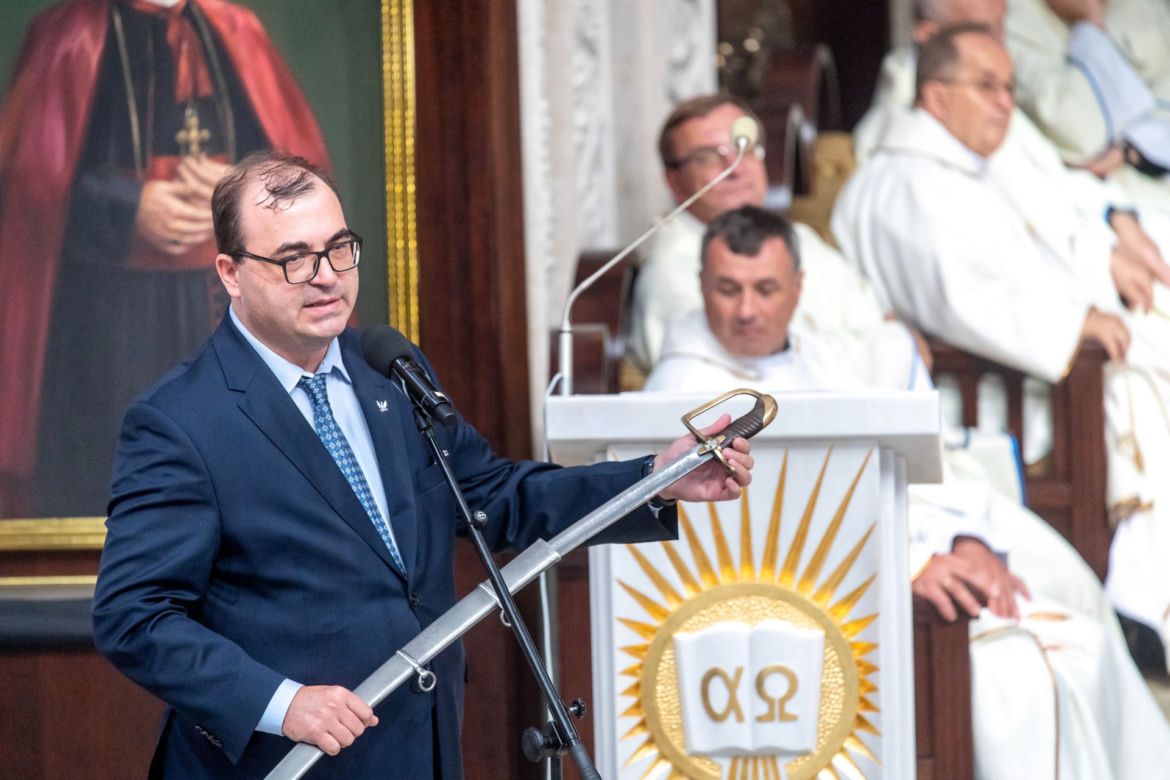 Urodziny Radia Maryja. Tadeusz Rydzyk na mszy w towarzystwie Czarnka