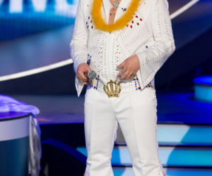 Billguun Arianbaatar jako Elvis Presley