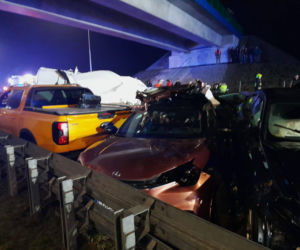 Karambol na S19. 18 aut rozbitych, 12 osób w szpitalu. Droga zablokowana całą noc