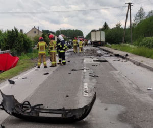 Tir zmasakrował audi pod Ostrowią Mazowiecką! 33-latek nie przeżył [ZDJĘCIA]