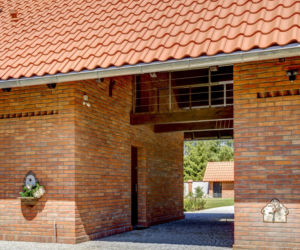 Dachówki ceramiczne - zakładkowe w typie esówki