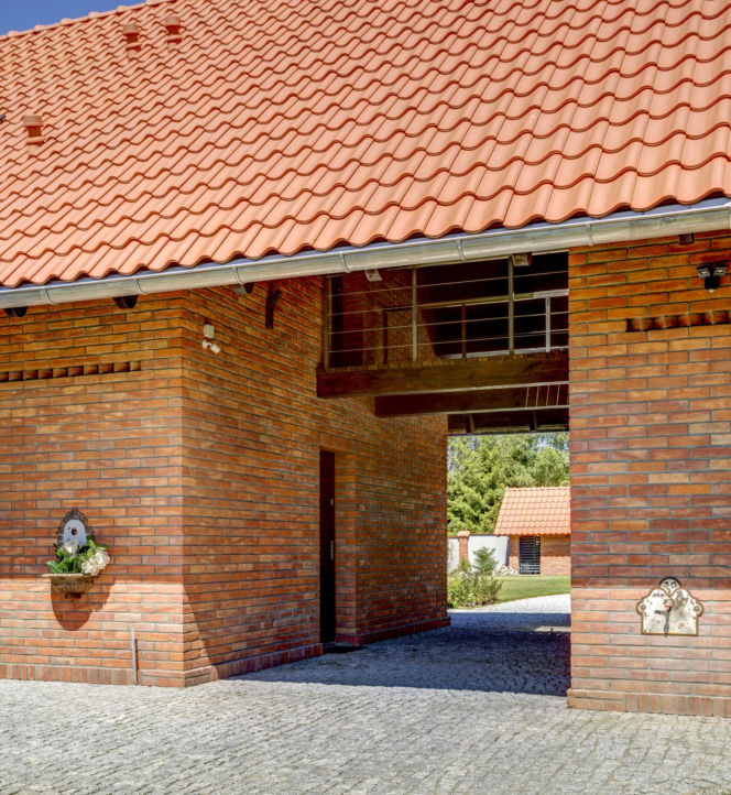 Dachówki ceramiczne - zakładkowe w typie esówki