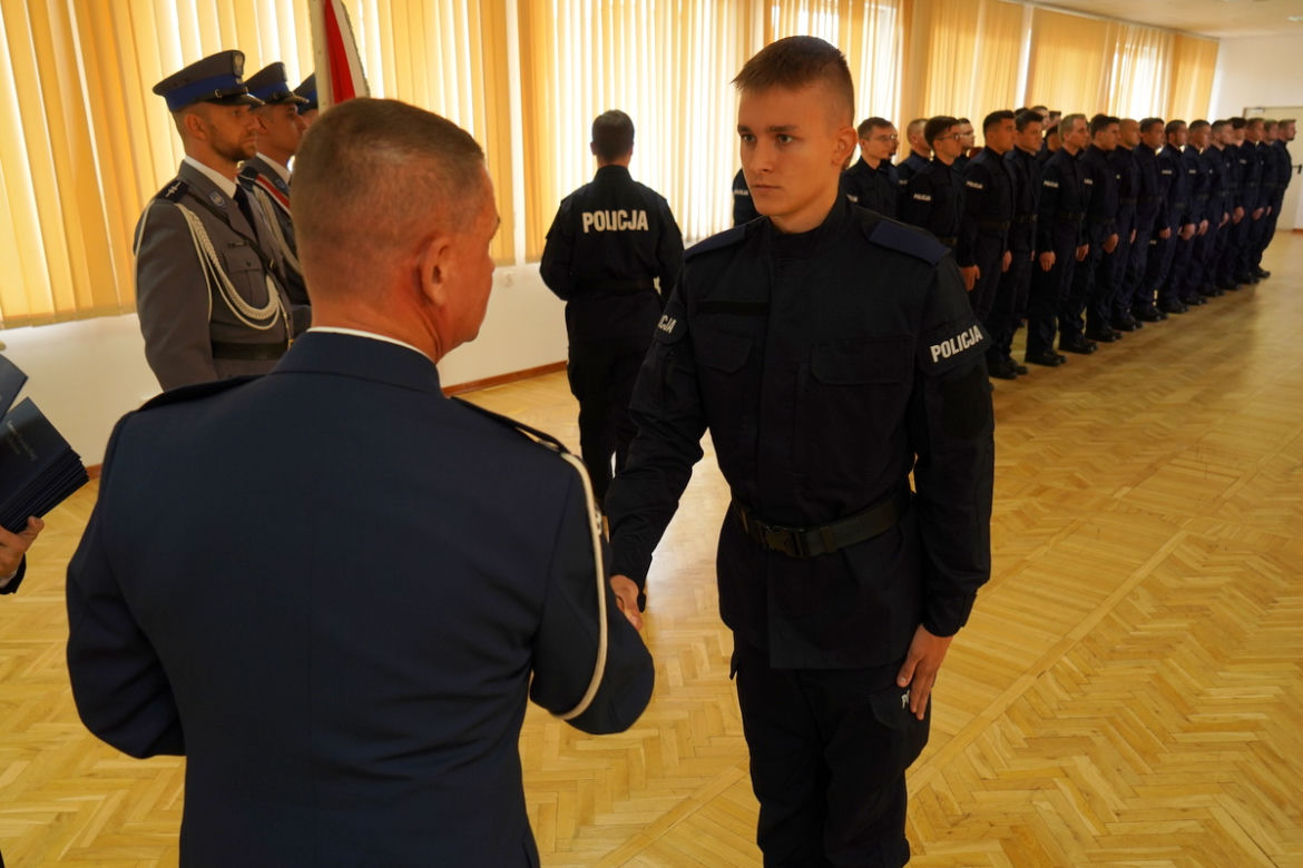 Nowi policjanci w Bydgoszczy i regionie! Ślubowanie złożyło 47 funkcjonariuszy [ZDJĘCIA]