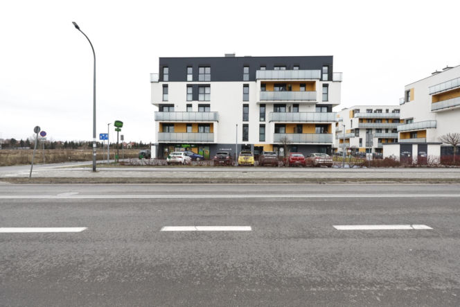 Warszawa, format: Deweloper postawił domy na Mleczarskiej. Cofnięto mu pozwolenie na budowę