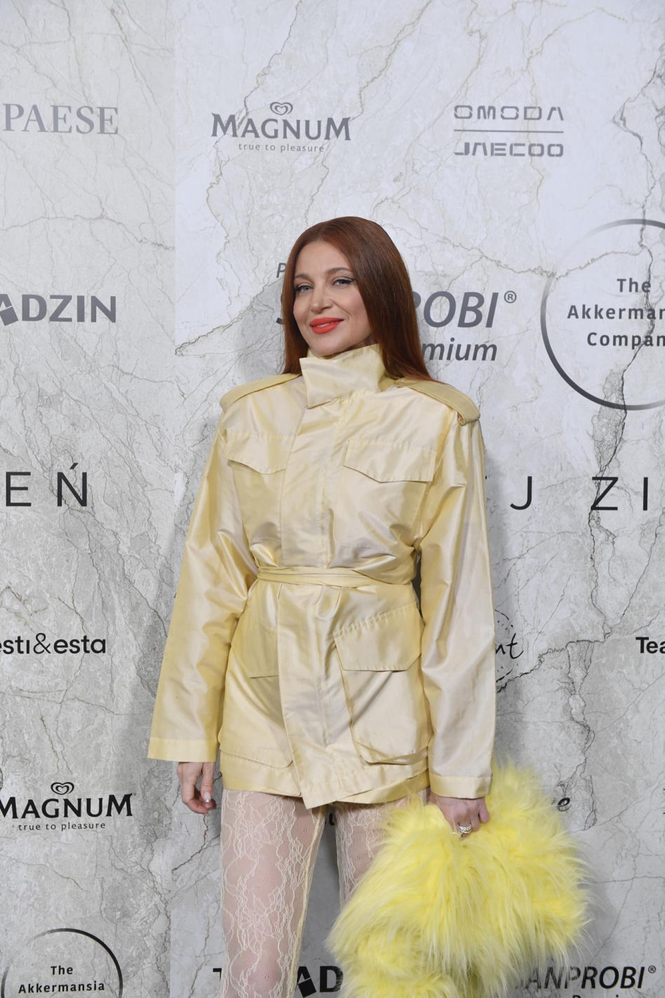 Szapołowska w czerni, Fijał z futrem w ręku i olśniewająca Steczkowska. Tłum gwiazd u Zienia