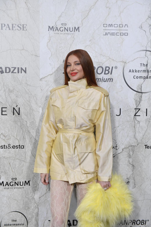Szapołowska w czerni, Fijał z futrem w ręku i olśniewająca Steczkowska. Tłum gwiazd u Zienia