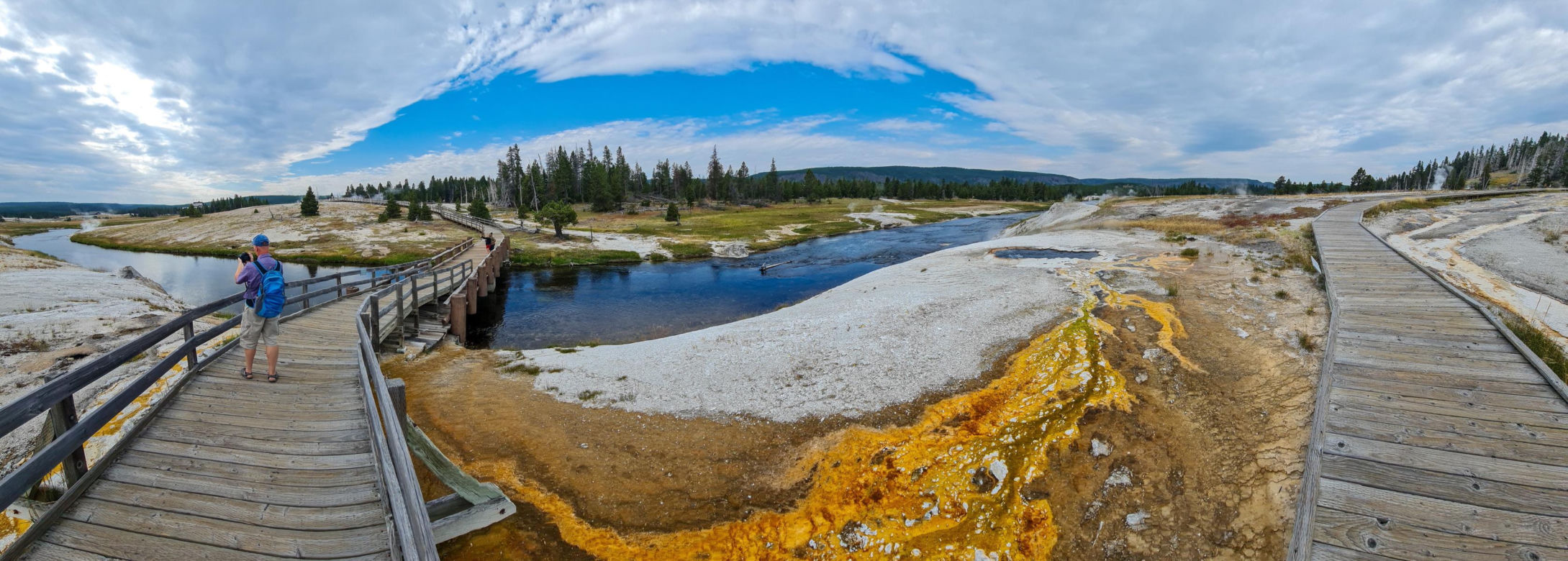 Nowy otwór w superwulkanie w Yellowstone! Gigant budzi się do życia?