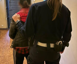 35-latka z gminy Góra zatrzymana. Kierowała pod wpływem narkotyków i uciekła z miejsca kolizji