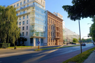 Oszpecona kamienica przy ul. Malczewskiego