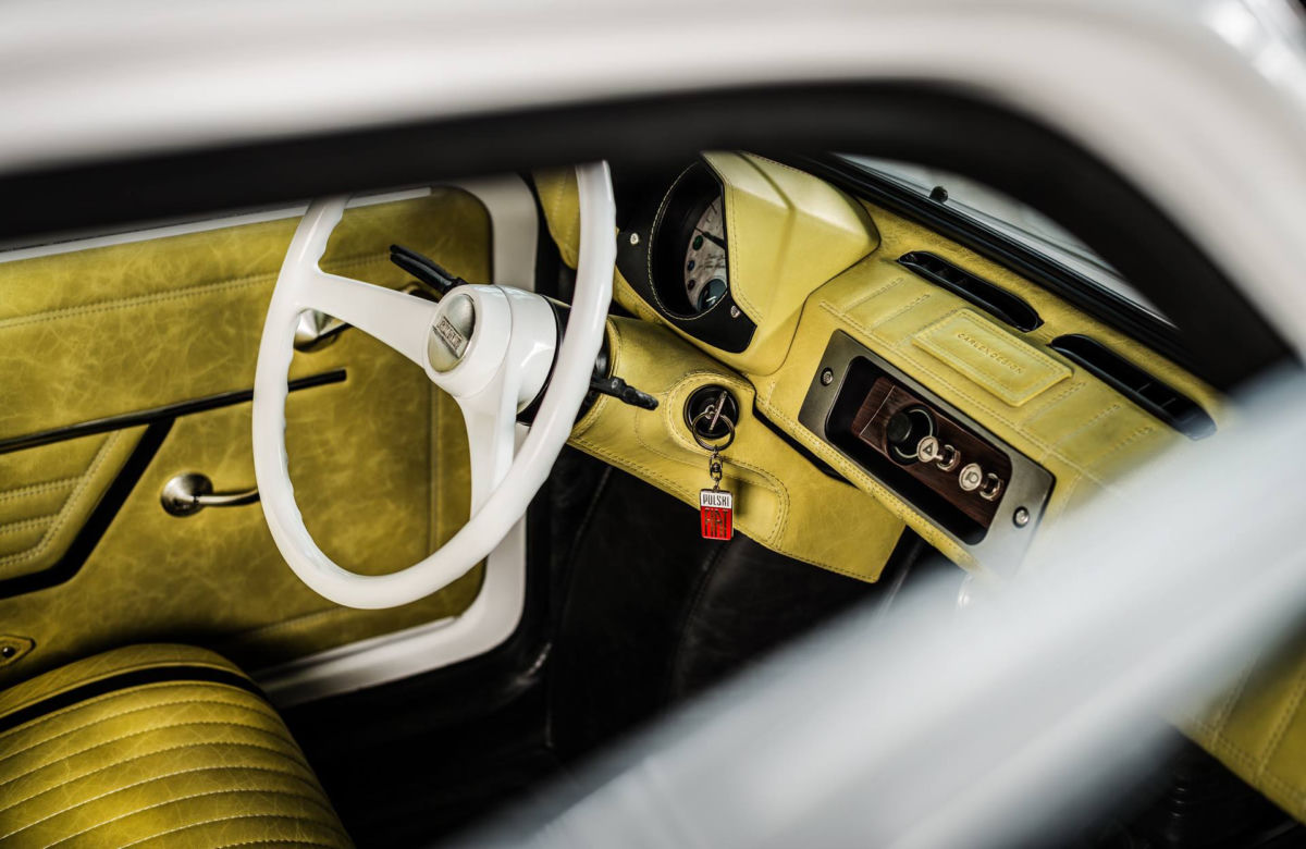 Fiat 126p dla Toma Hanksa z wnętrzem Carlex Design