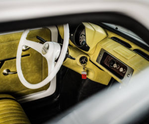 Fiat 126p dla Toma Hanksa z wnętrzem Carlex Design