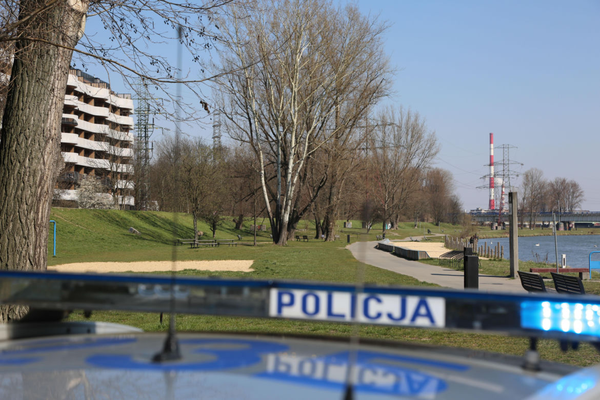 Przejmujący widok: Zamknięte Planty i bulwary nad Wisłą