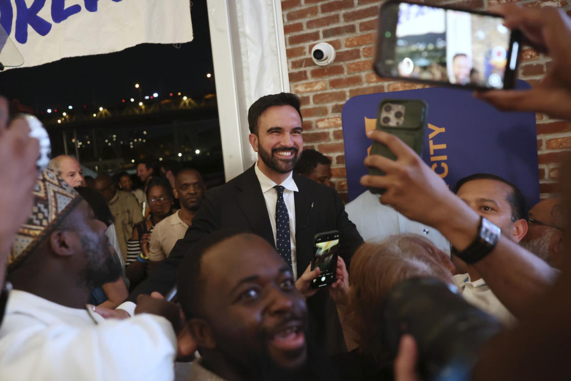 Zohran Mamdani pokonał Andrew Cuomo w demokratycznych prawyborach