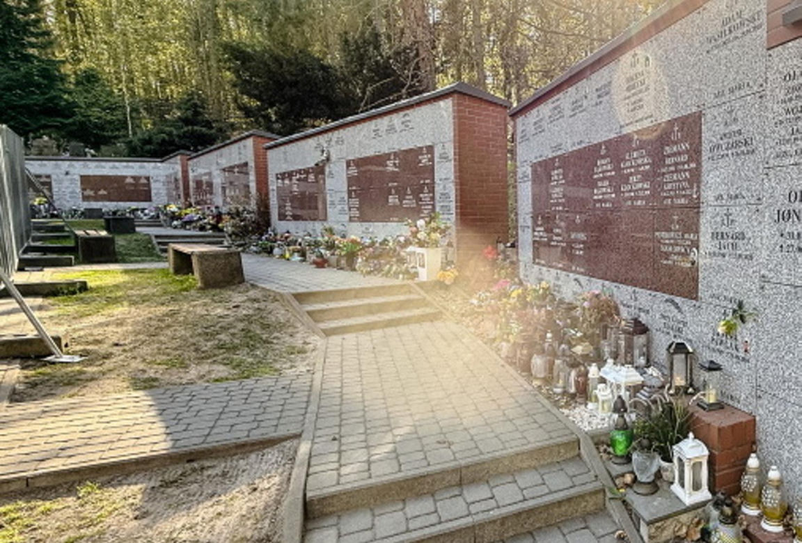 Rok temu zmarł syn Lecha Wałęsy - tak wygląda jego grób