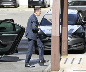 Politycy PiS zjechali na Nowogrodzką, chodzi o Czarnka