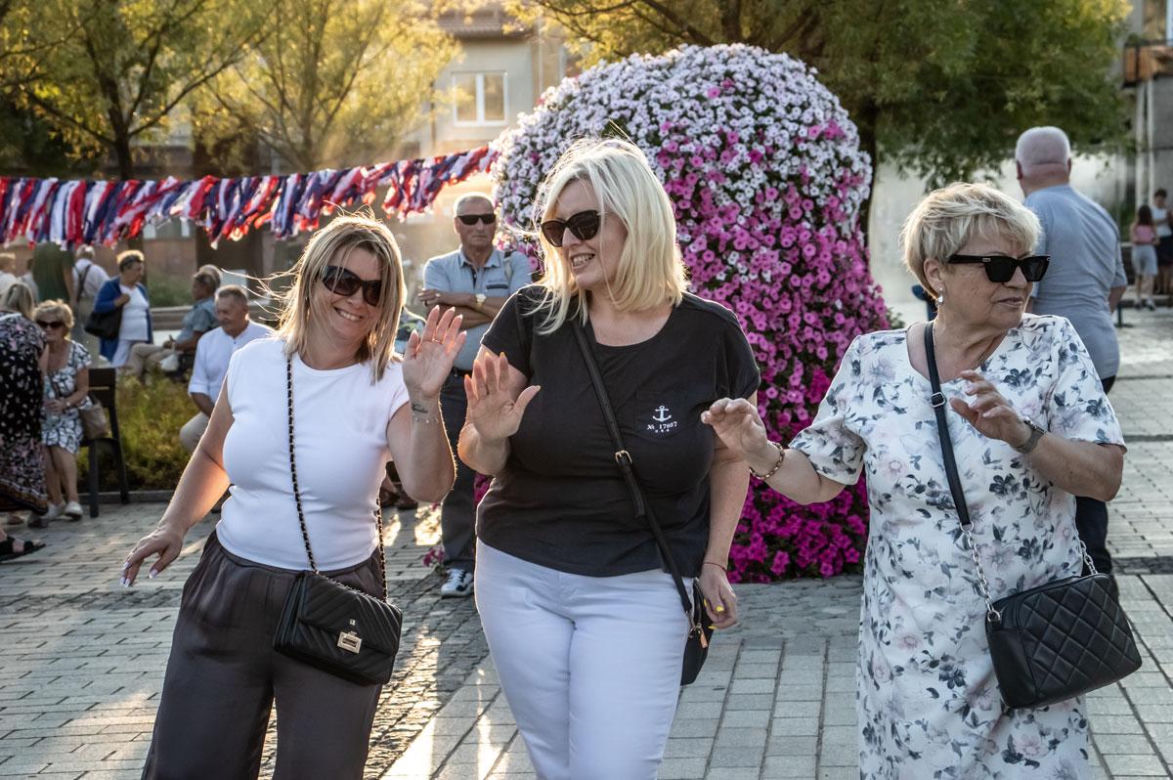 Starachowice i Międzypokoleniowa Potańcówka – Hit sezonu, który pokochali wszyscy