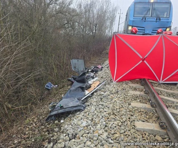 Rogatki były podniesione? Młodzi rodzice osierocili dwuletniego synka