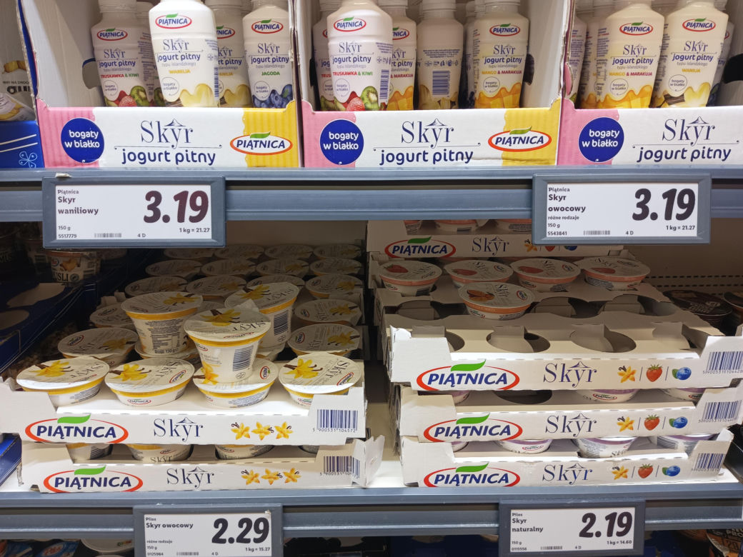 Porównaliśmy ceny w polskim i niemieckim markecie. Gdzie zarobimy tańsze zakupy na Wielkanoc? 
