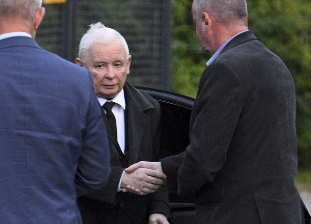 Jarosław Kaczyński w swoim domu na warszawskim Żoliborzu
