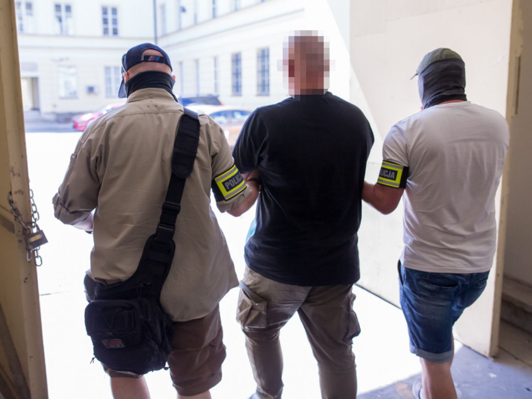 Grożono mu śmiercią i próbowano wyłudzić 100 tysięcy złotych. Rozbito zorganizowaną grupę przestępczą