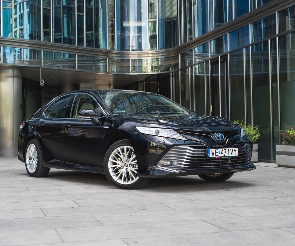 Toyota Camry 2.5 Hybrid Dynamic Force 218 KM e-CVT Executive