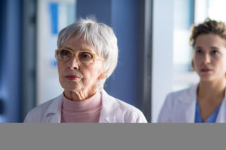Lekarze 4 sezon odcinek 7 (odc. 46). Prof. Pekold (Anna Polony), Basia (Aleksandra Hamkało)